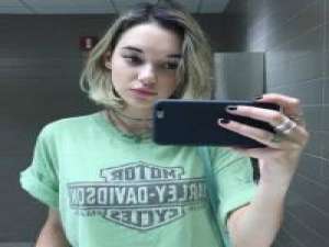 那种淡淡的羞耻和与生