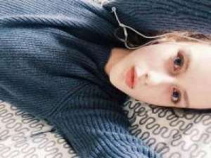 我不停地来回踱步以掩