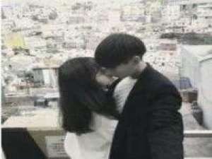 想和他一起用的  可是他和别人在一起了 或许，你只是个插曲，