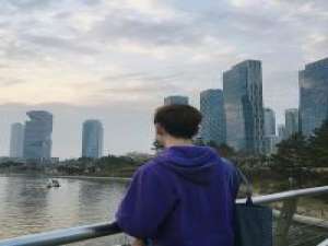 简讯 故事写在纸上总有一个