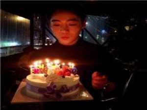 总有人轻易得到你努力了很久的东西 真正的爱情通过一个人