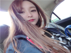 拿酒与你说心事 莪拿青春赌明天，明天