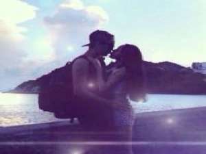 他。 我不怕强撑到无人拥抱