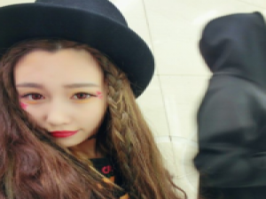 女大学生 我过得好吗能哭能笑能