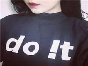 爱情不止三寸七尺 怎容我用单位衡量 我们手牵手的旅程还未