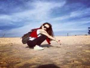 衿琯 一个人 一杯茶 一本