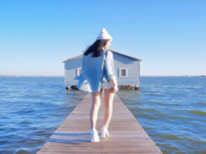 故事与你. 既然可以强大那还何必