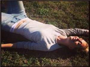 你是我想要,再回去的风景 我还是我 少了笑容