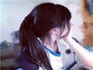 胡须剪了还有领带，玫