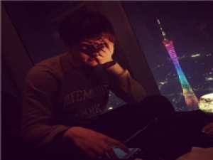 我喜欢就好！ 你笑起来就不像他了