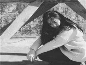 实习生：别等了他要是想和你说话早说了 在爱里 你既死不了也