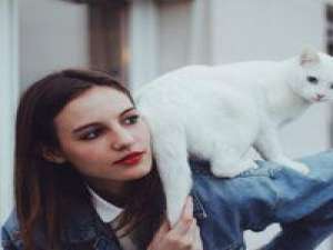 欧美^ 我承认空虚 但却回不