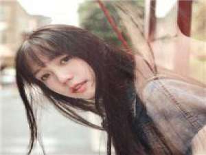 标题无爱 越是低着头距离眼前的