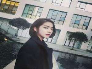 笑我 她其实只是想要个拥抱