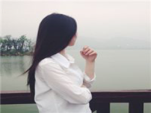 杂 不懂整片天空只有云，