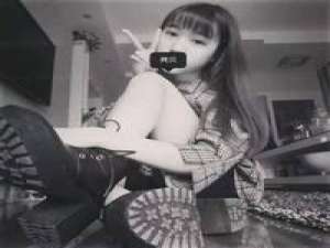 说等我你却走了。 人总是各有苦衷且不甘