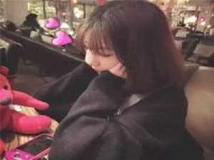 还好。 青春如此华美，却在烟