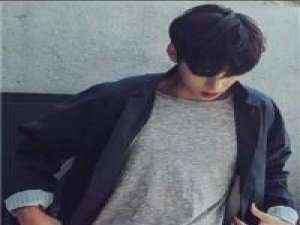 大难临头也要握住我的手 感觉从草丛里窜出夜晚