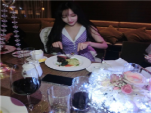 诋毁别人就是在慢性毁