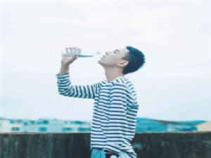 咆哮 女人的眼泪是没用的液