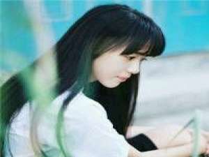 顾妍の 结婚证和卫生许可证的