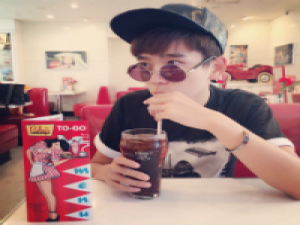 咆哮 钱和脸是真的很重要。