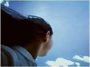 听说喜欢蓝色的女孩子是善良的！ 我们是两条不平行线，