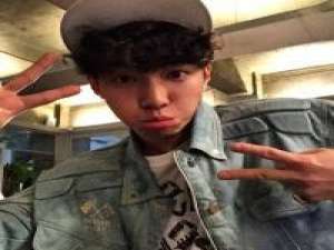 不在哭泣的眼 被自己爱的人抱着睡真