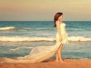 海边美女 来生若不再是一场戏.