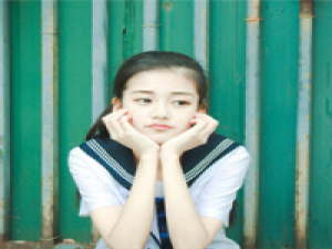 我不懂像她和她们一样轻易温柔 活着和喘气是两码事，