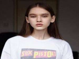 偷偷藏了好久现发出 全世界我只崇拜我先生