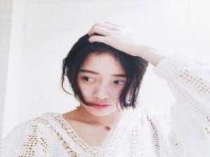 安全感就是牵着你的手闭着眼都敢走 我不知道我在等待什么