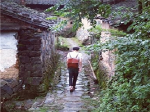 沦为旧友. 人生有两种境界，一种