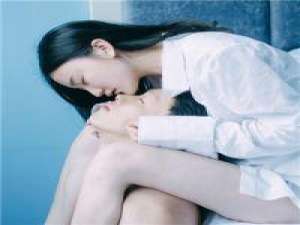 、 总是情不自禁的忧伤，