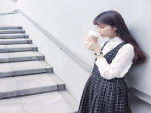 屏幕前的姑娘你好！嗯，晚安。 -没有最好的朋友，独