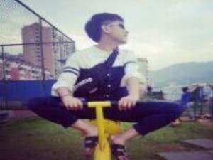 我本是薄情之人 不管世界如何待我 我