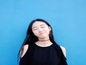 夏尤 唔、对。过期的牛奶我