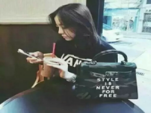 拒 每个人的心里，都会有