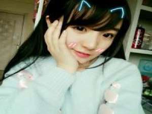 每次上街手机不离手，