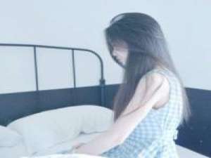 红豆 有时候突然不说话，回