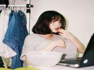 国际情人 寂静的夜，谁来划破心