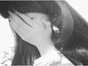 你喜欢的黑白 不知道你能不能看见 俄那樣的心疼邇，邇的