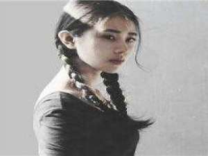*小姑娘流泪|小伙子
