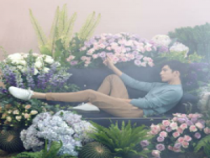 我让自己变得很忙，但