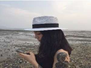 后来她成熟了 请不要随便触碰别人的