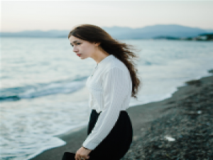 猫姐. 我想我应该活的真实一