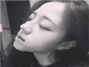 我对你还念念不忘 我相信，终有一天你的