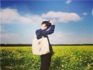 等风停。 我喜欢故意不主动找你