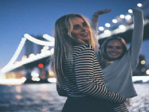 懒得有情有义 只想有钱有你? 我像个神经病一样，一