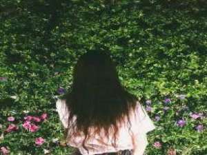 人潮拥挤记得牵紧我 将回忆彻底回忆，将记